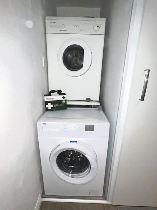 אניס Newly Renovated 1 Bedroom Flat With Garden Pergola מראה חיצוני תמונה